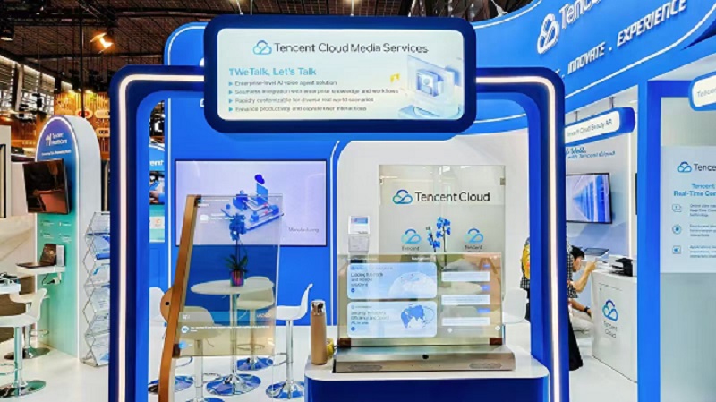 尼伽OLED和騰訊牽手,亮相法國巴黎 尼伽OLED和騰訊牽手,亮相法國巴黎